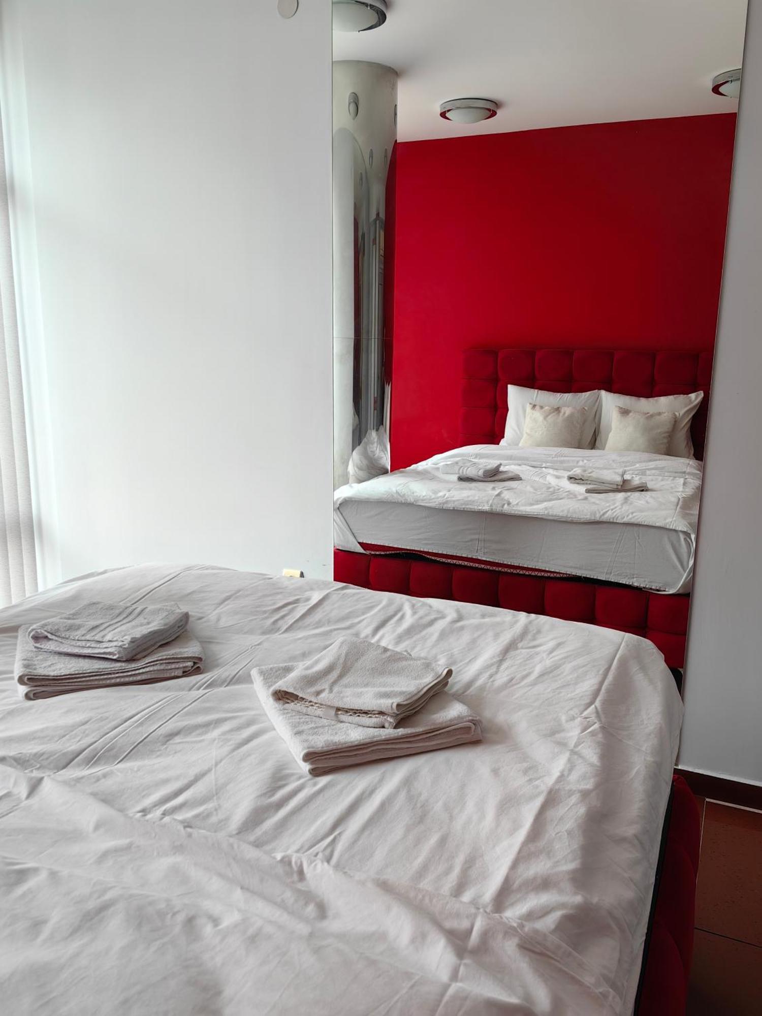 2 Bedrooms Apartment. Plovdiv Buitenkant foto