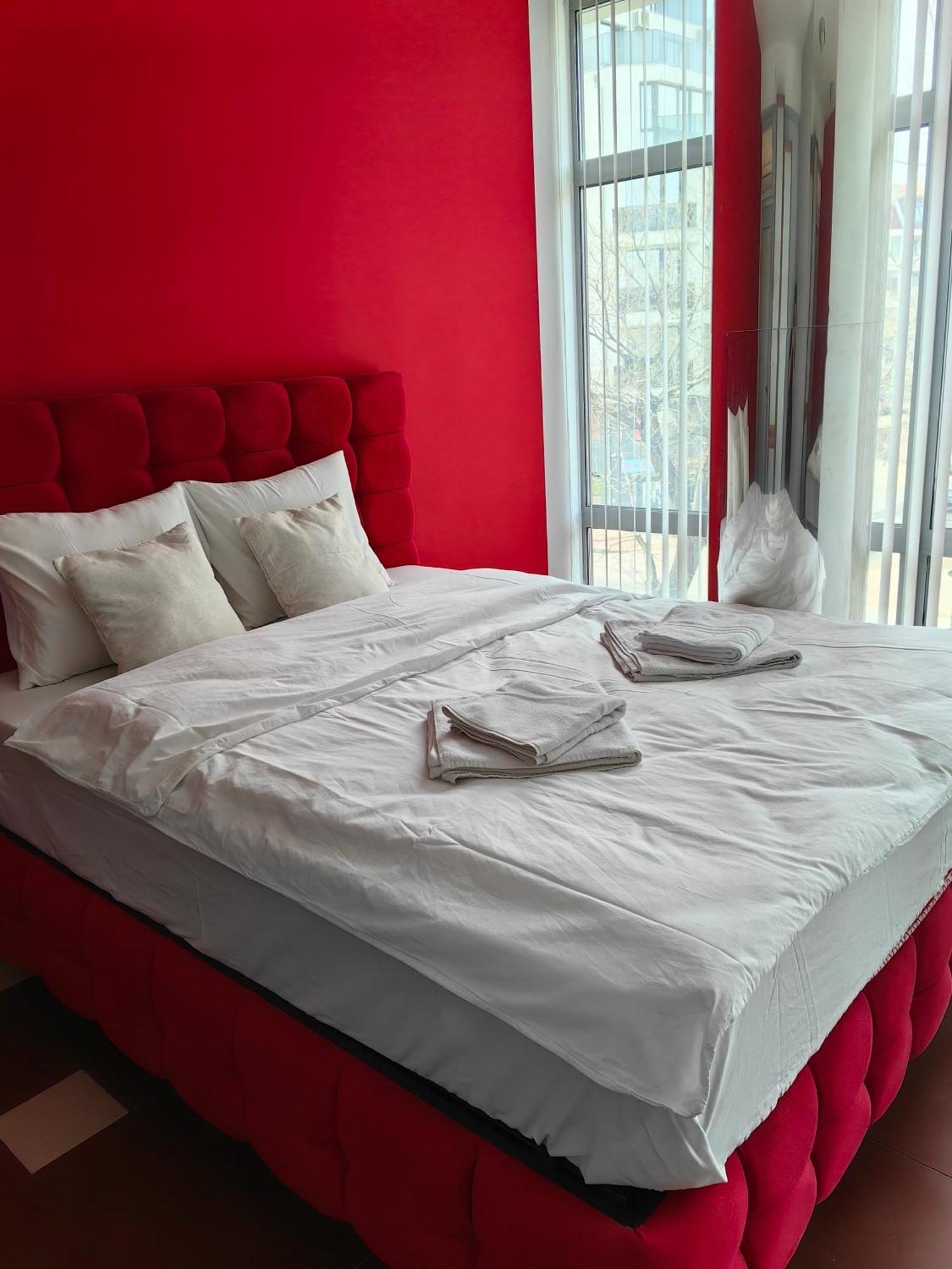 2 Bedrooms Apartment. Plovdiv Buitenkant foto