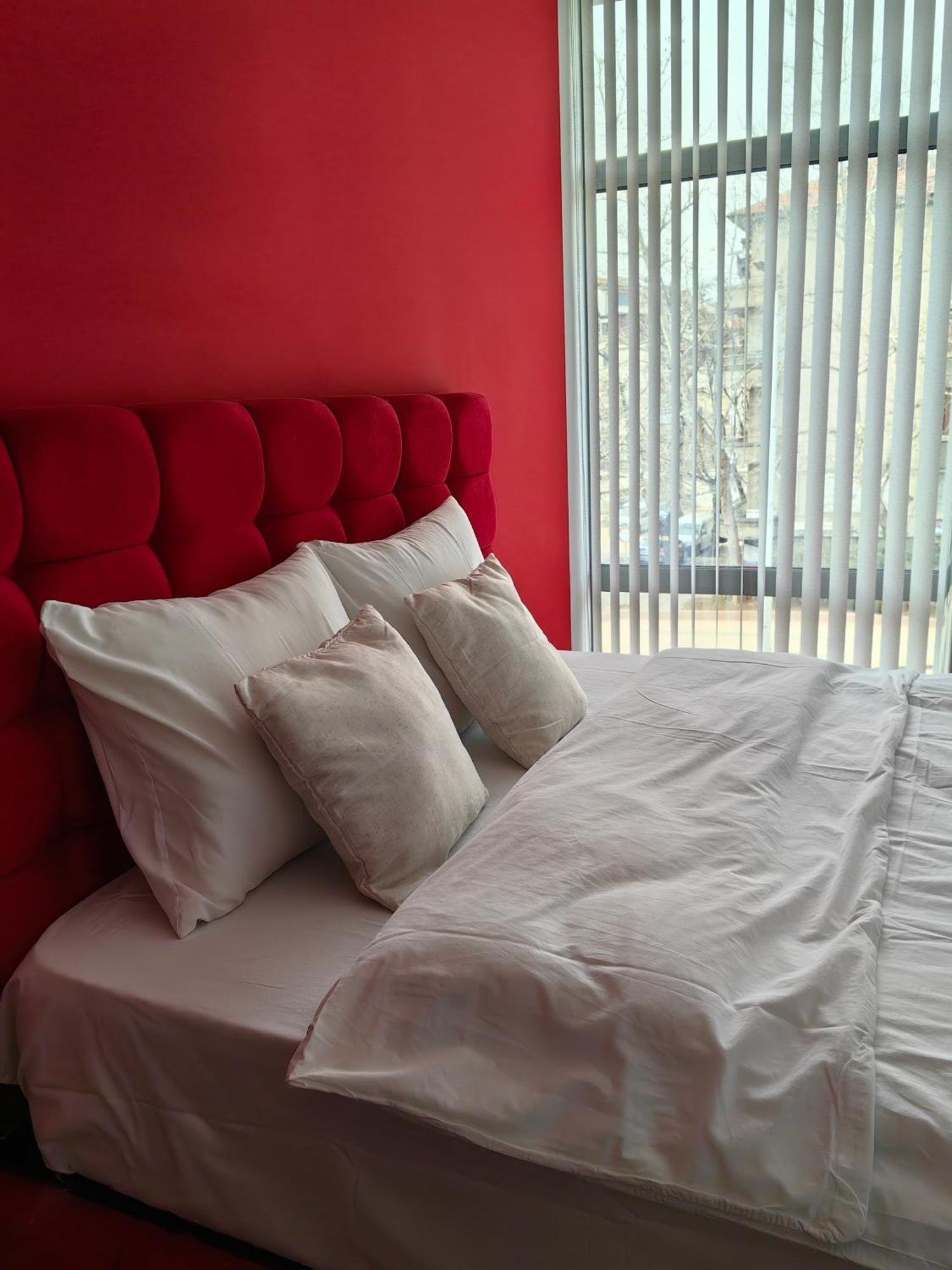 2 Bedrooms Apartment. Plovdiv Buitenkant foto